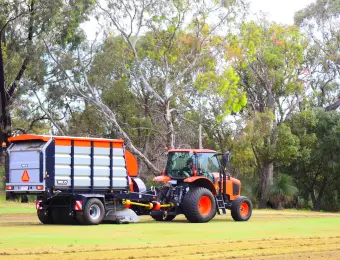 Trilo S10 Kehrsaugmaschine