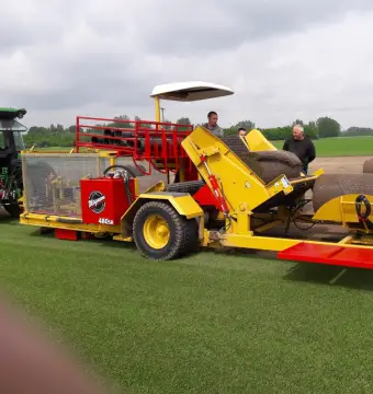 Große Walzenerntemaschinen