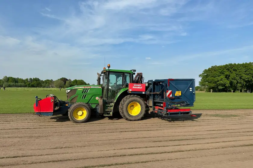 Brouwer Robomax JD 6105 M Automatic Harvester 