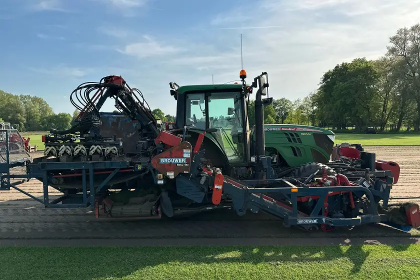 Brouwer Robomax JD 6105 M Automatic Harvester 