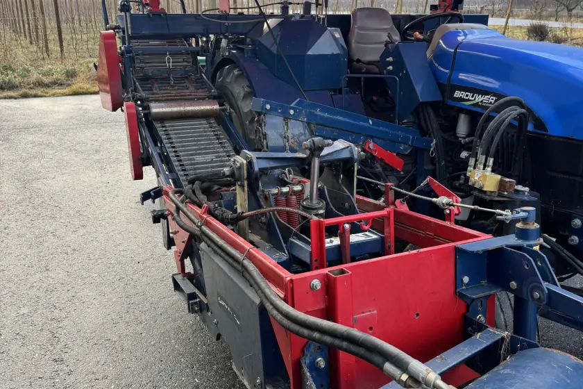 Brouwer Sod Harvester