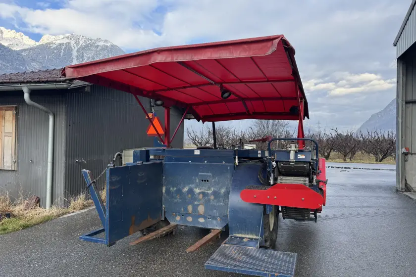 Brouwer Sod Harvester