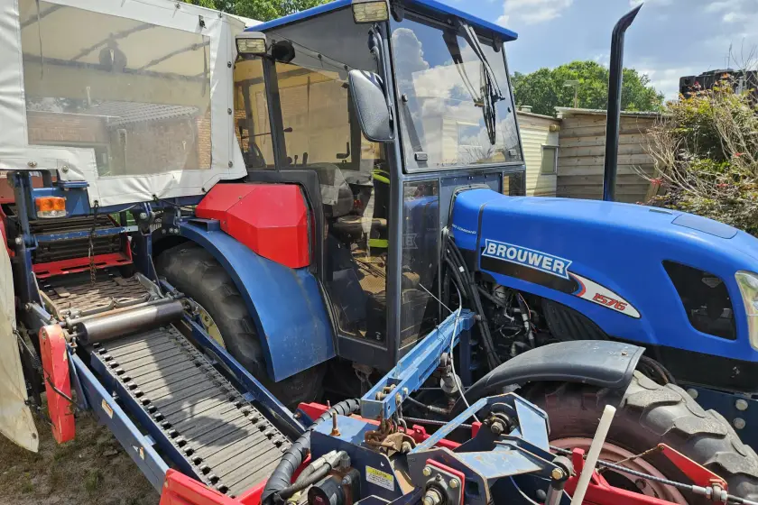 Gebrauchter Brouwer – New Holland 4WD + Kabine + DIY