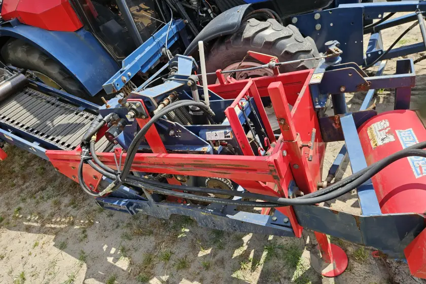 Gebrauchter Brouwer – New Holland 4WD + Kabine + DIY