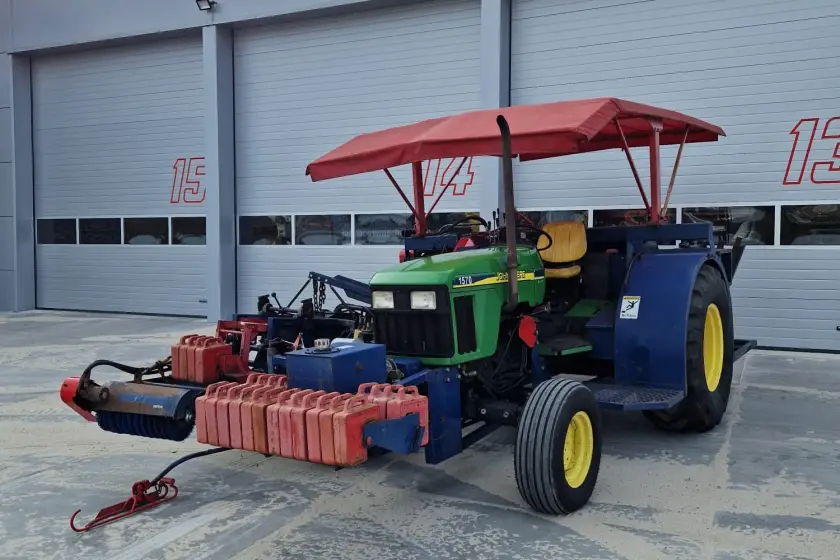 Gebrauchte „ Brouwer “ 1570 – John Deere 5225 (erhältlich bei lagerbestand )