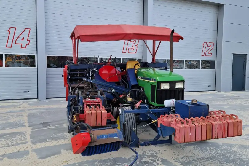 Gebrauchte „ Brouwer “ 1570 – John Deere 5225 (erhältlich bei lagerbestand )
