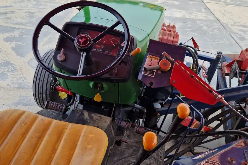 Gebrauchte „ Brouwer “ 1570 – John Deere 5225 (erhältlich bei lagerbestand )